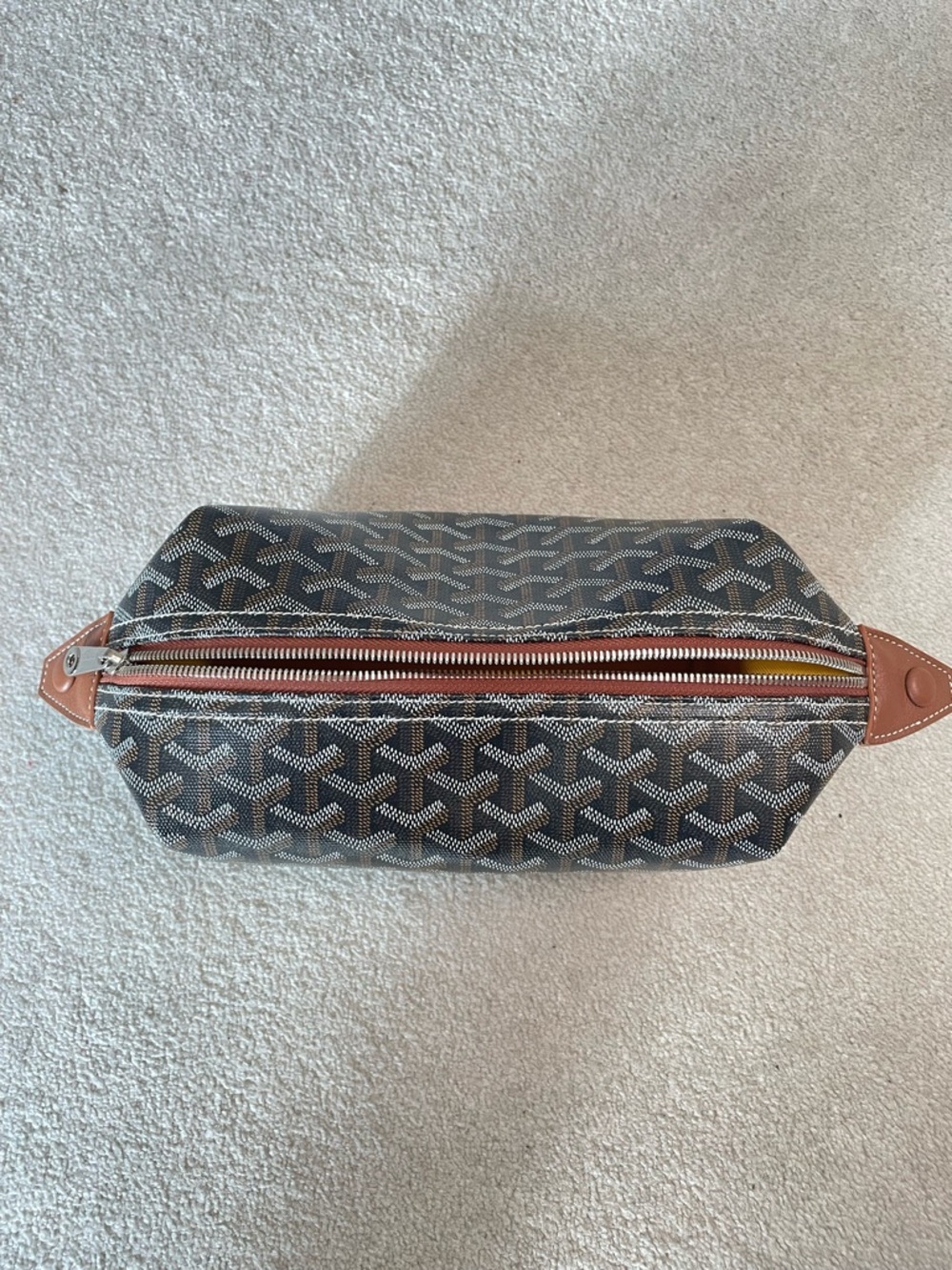 Balck Brown Patterned Canvas Toiletry Bag - Picture 2 of 5